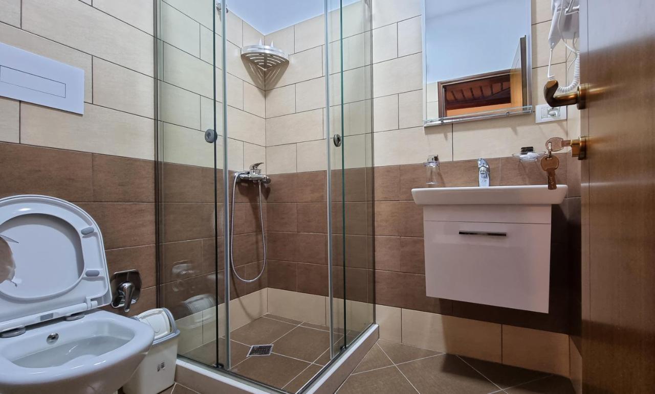 Master Hotel Berat Eksteriør bilde